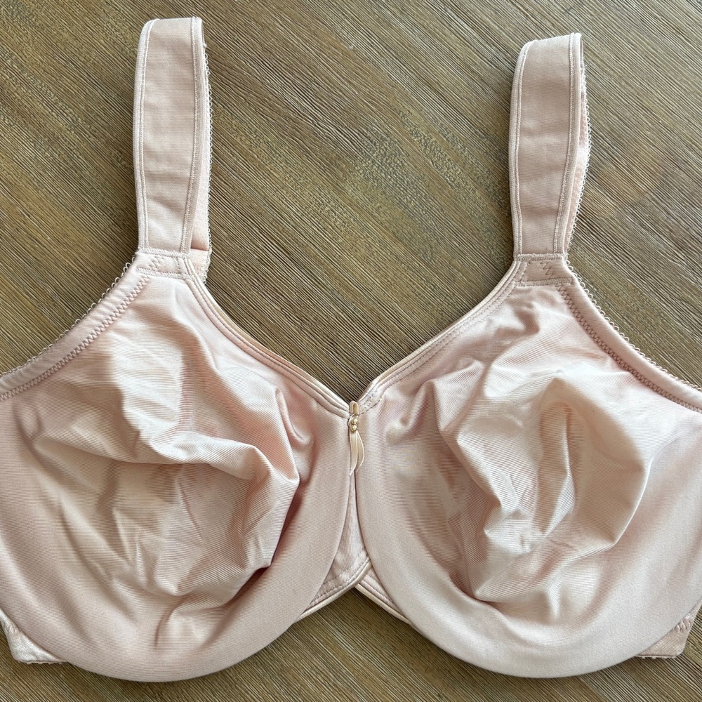 Wacoal 85185 Bodysuede Underwire Bra Size EUC! 36DDD